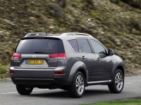 Citroen C-Crosser photo